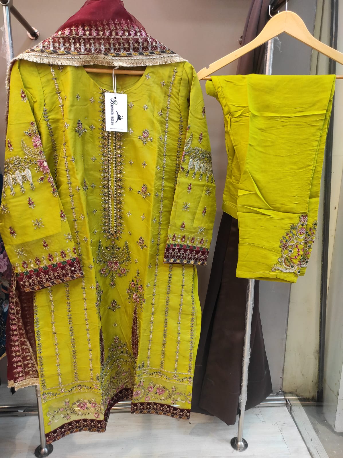 Organza party wear (R 1067 B)