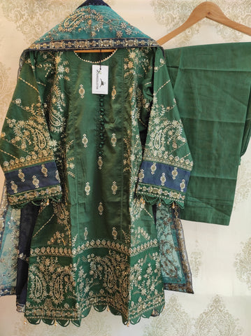 EID LUXURY LAWN 18