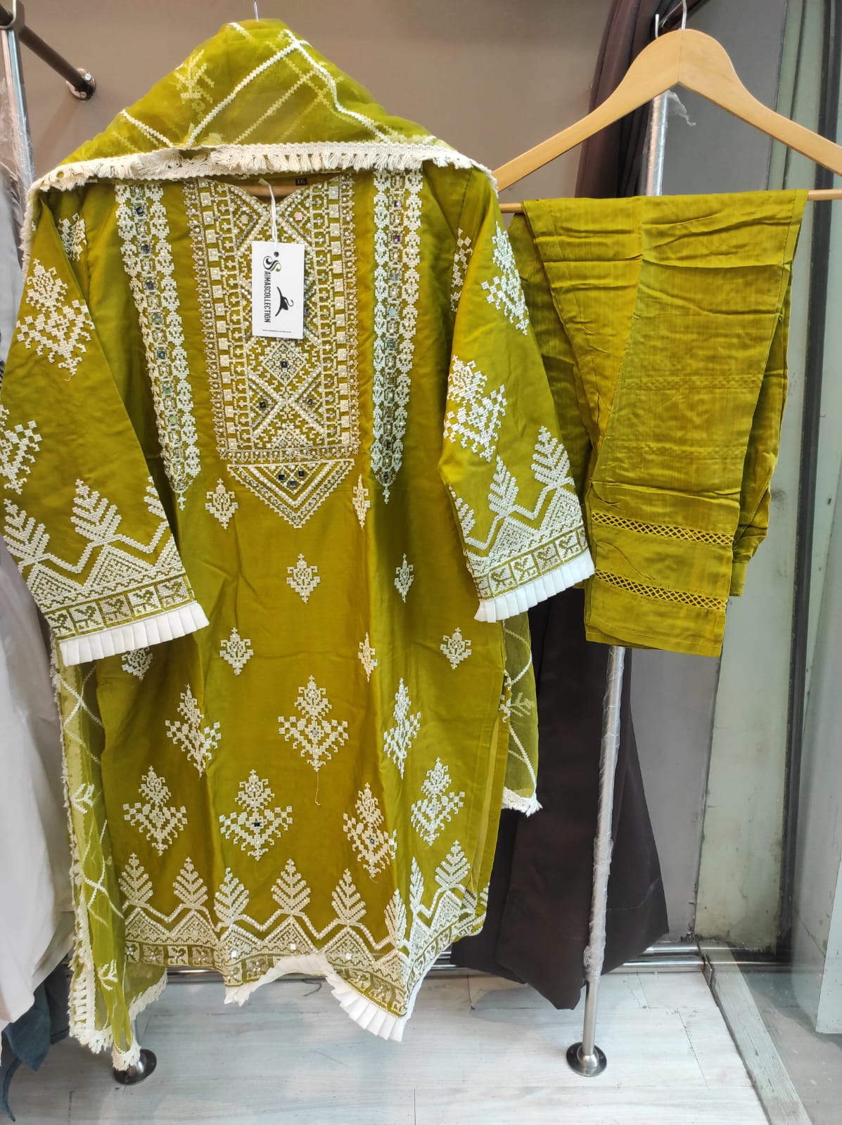 Organza party wear (R 1001 A)