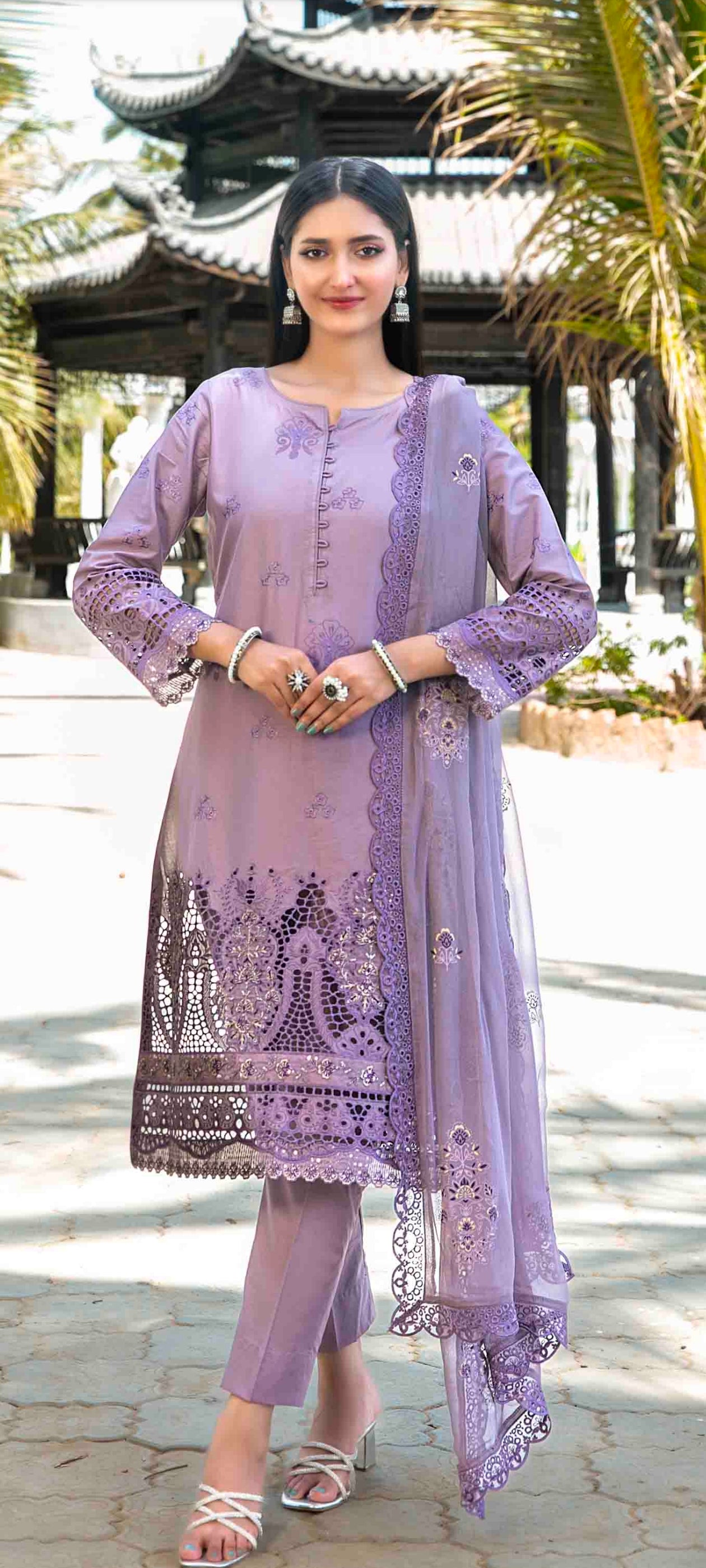 Seara Semi-stitched Lawn | D.no.003