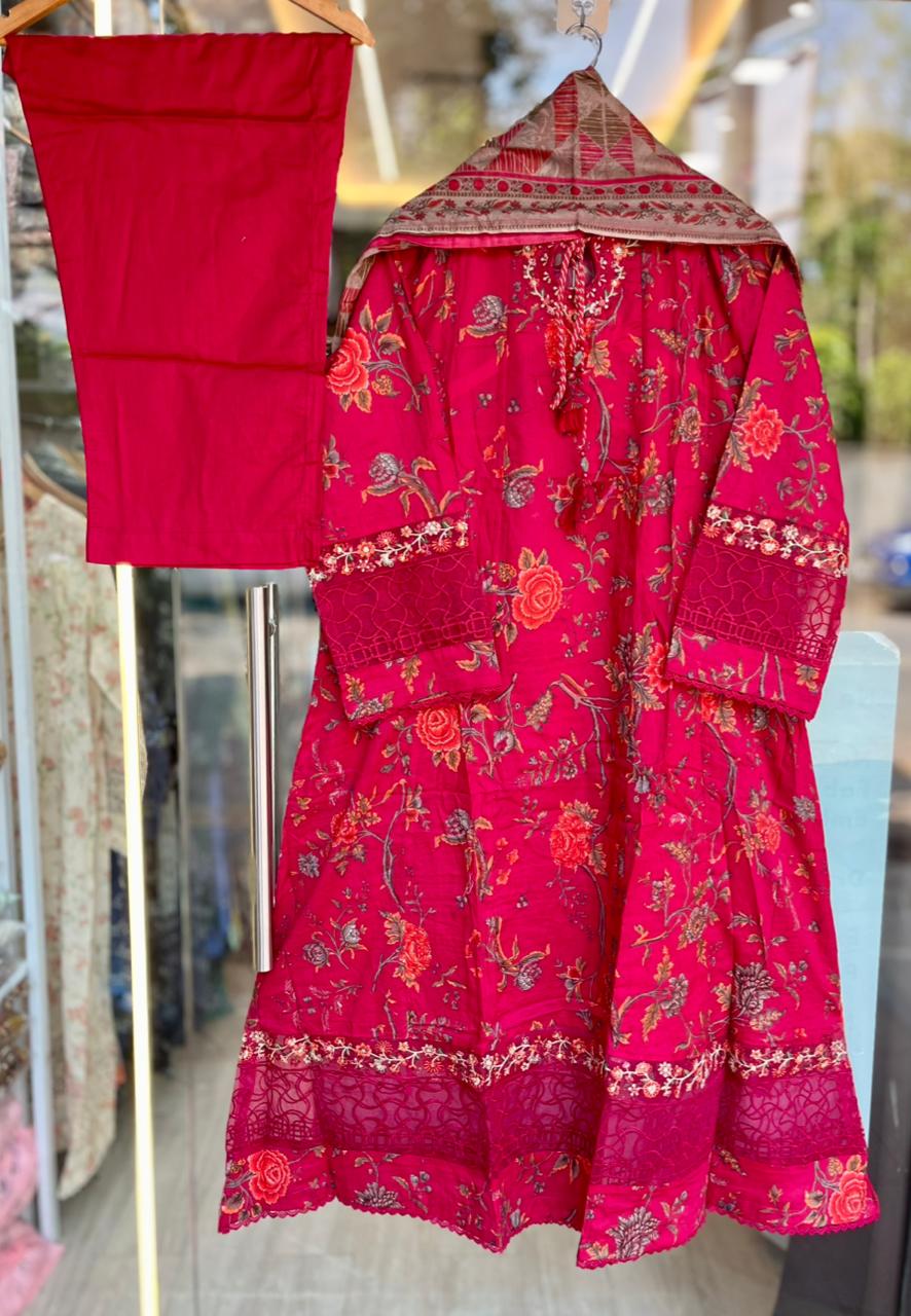 Sadabahar Peplum Cutwork Lawn 06
