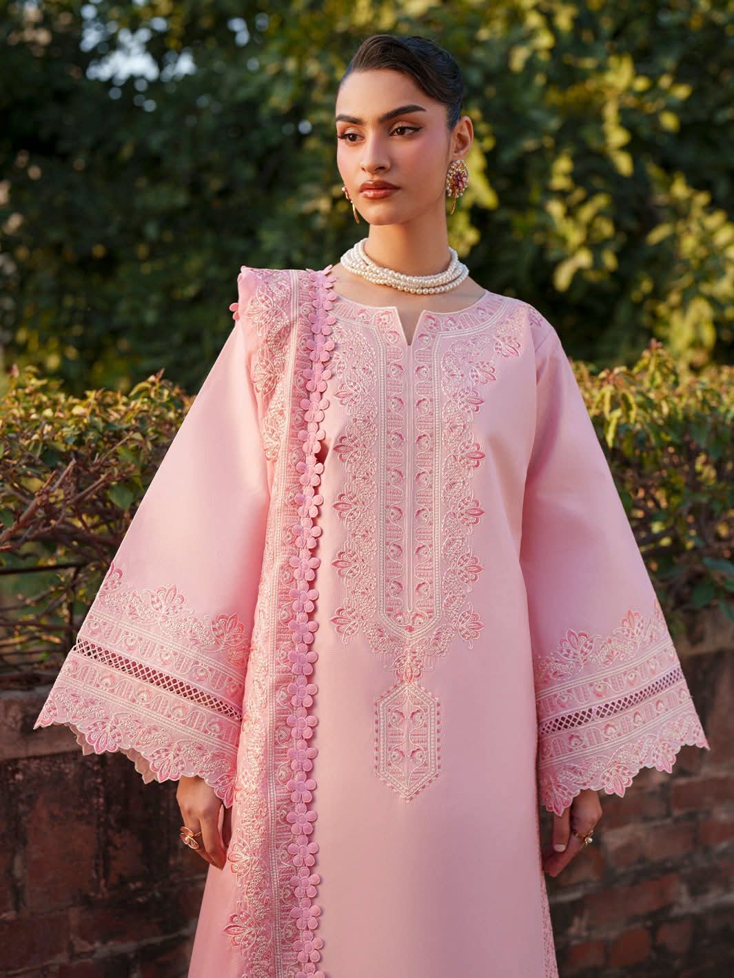 Fiona Mahnur Unstitched Embroidered Lawn 013