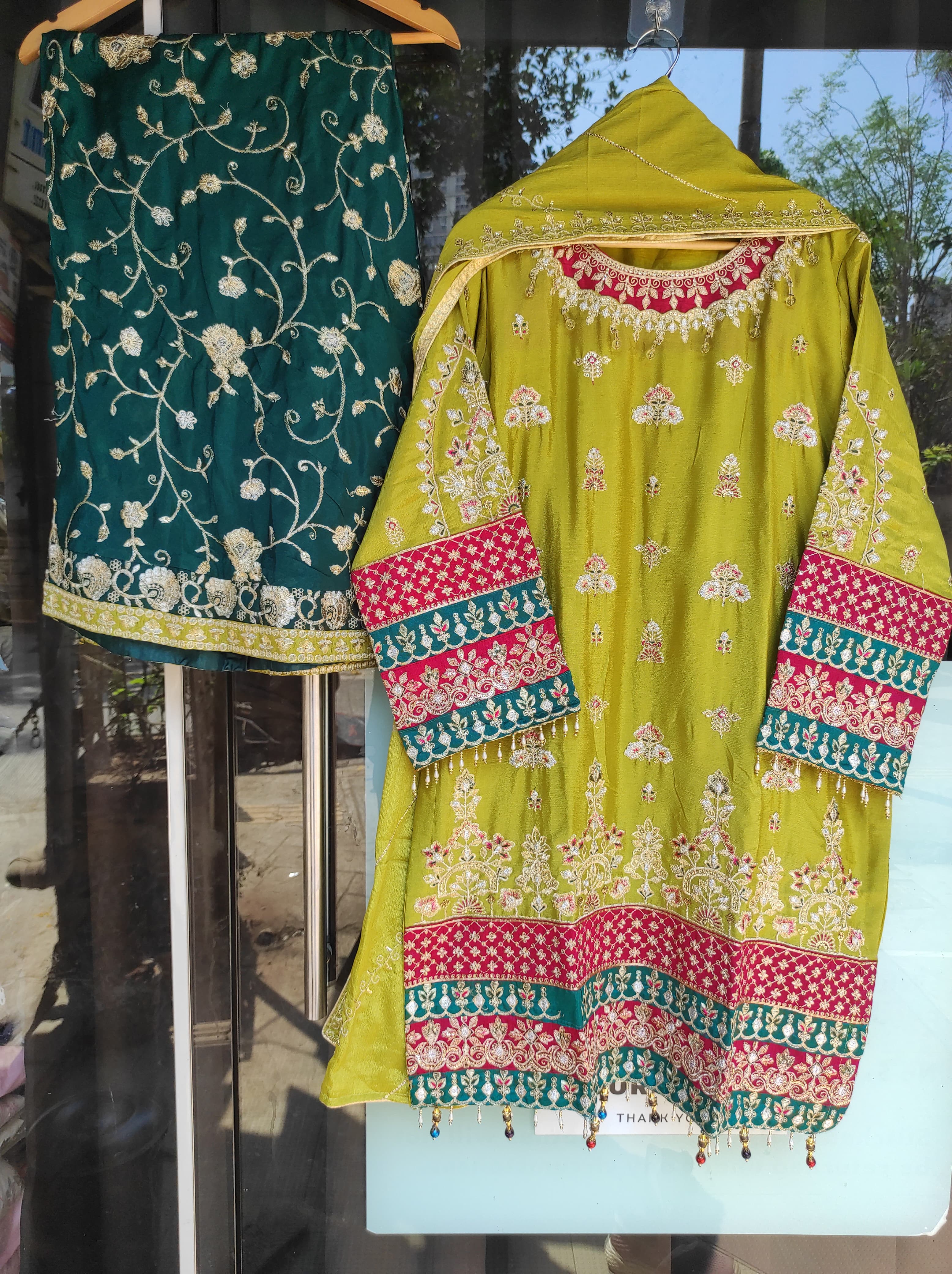 Garara Set- Parrot Green
