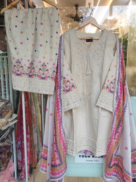 Ferisha Luxury Lawn | Antique Pearl
