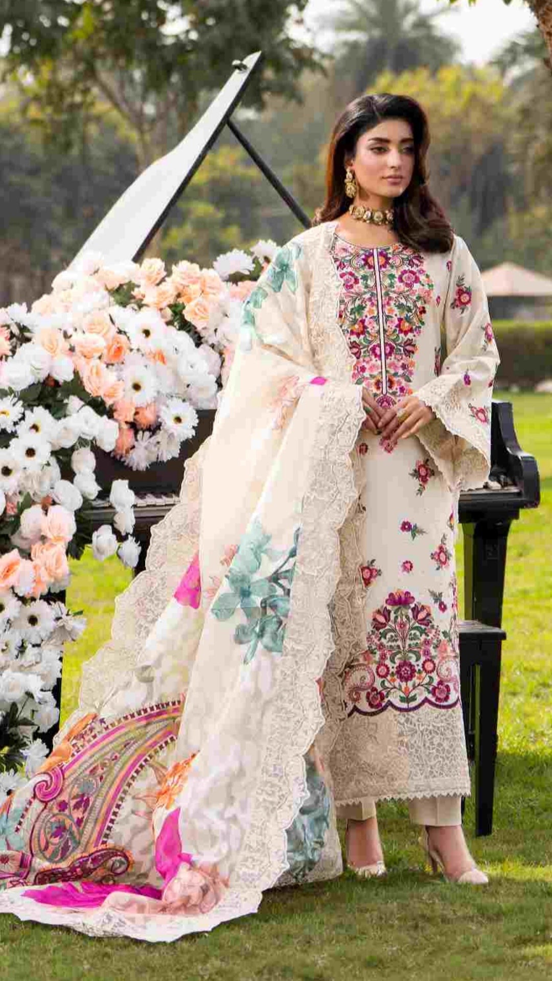 Chaand Raat Luxury Lawn | Ivory Bloom