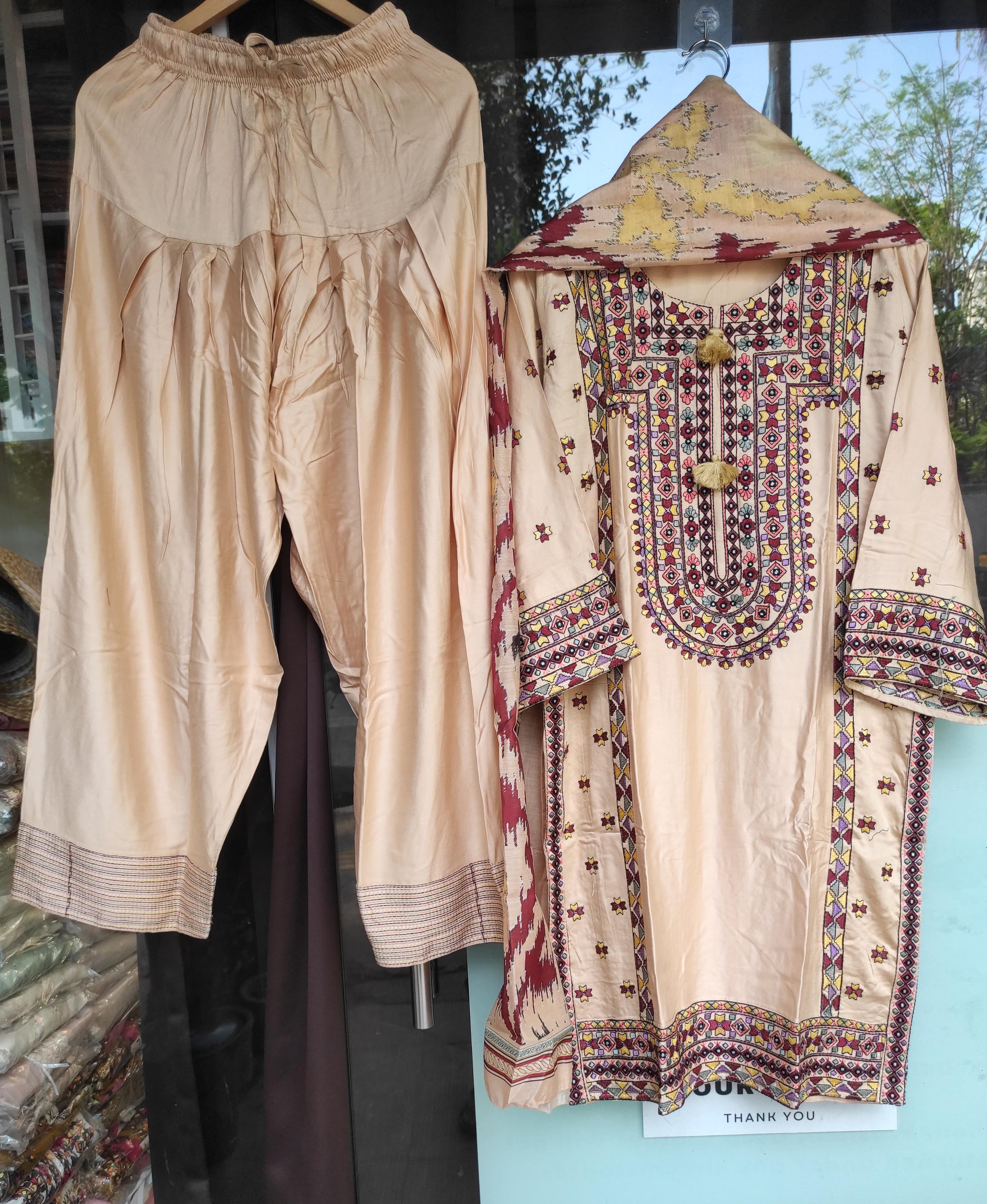Classic Afghani Farshi Set (Beige)