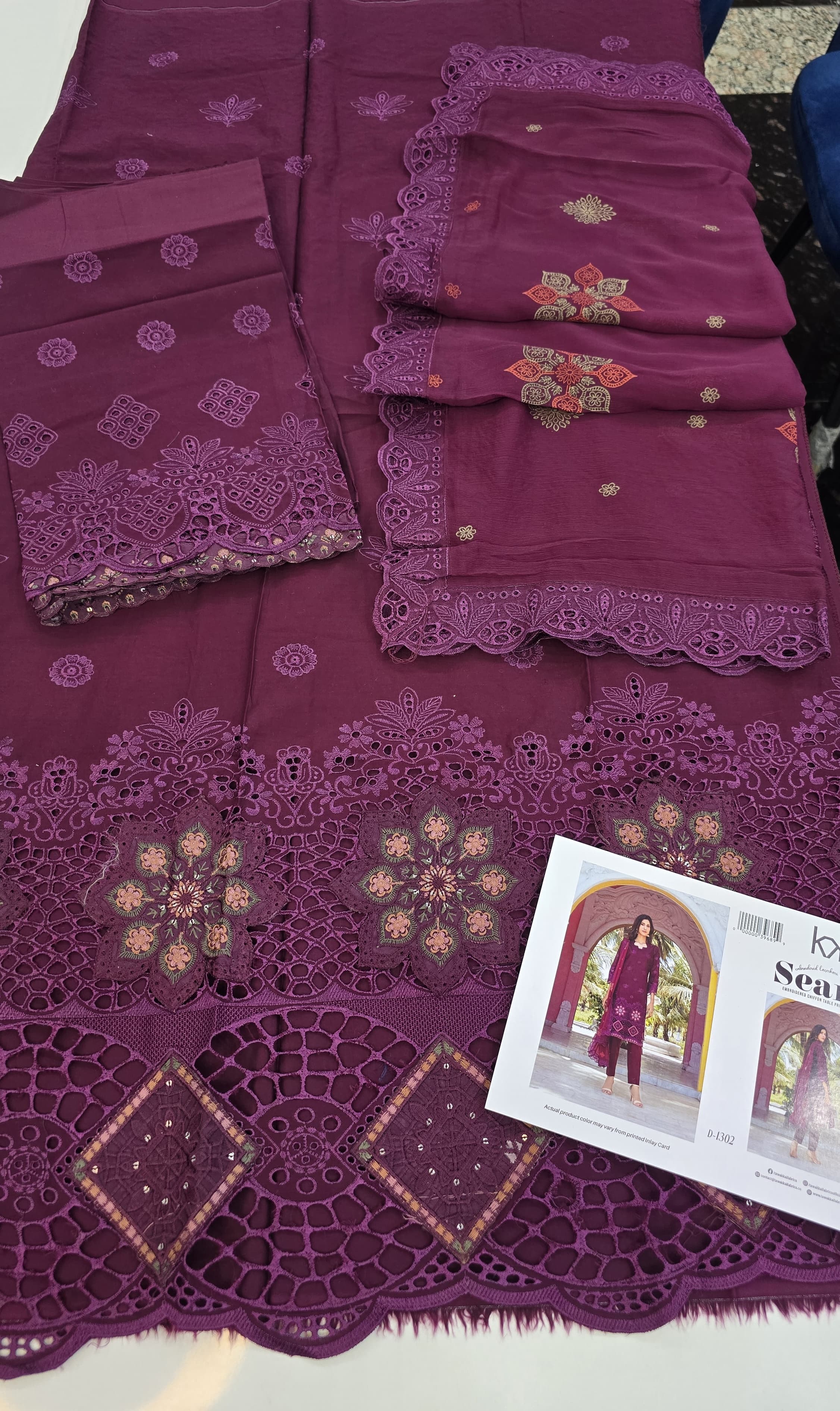 Seara Semi-stitched Lawn | D.no.001