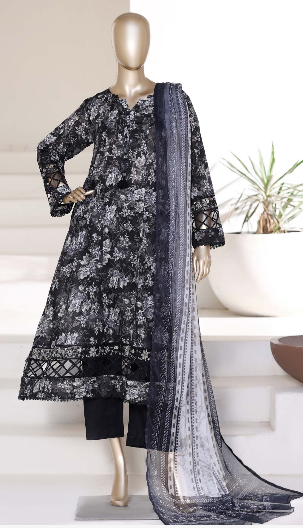Sadabahar Peplum Cutwork Lawn 03