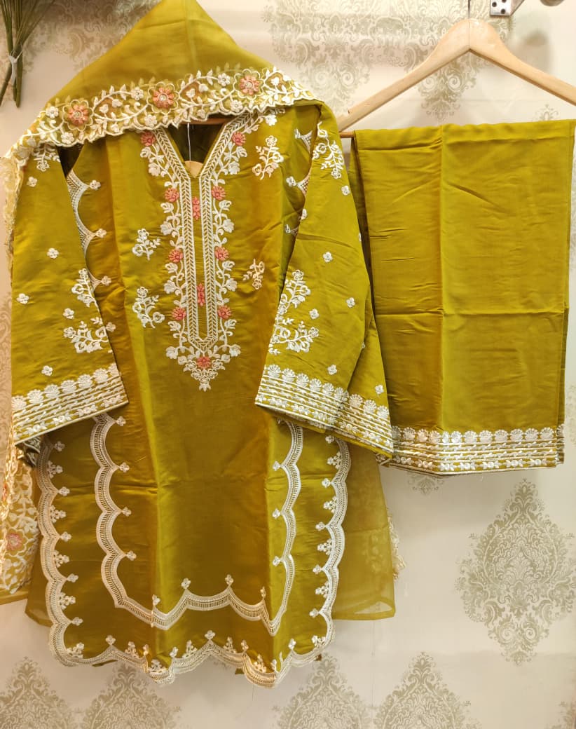 ZEHRA EMBROIDERED SET | LIME GREEN