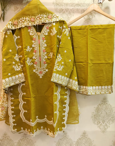 ZEHRA EMBROIDERED SET