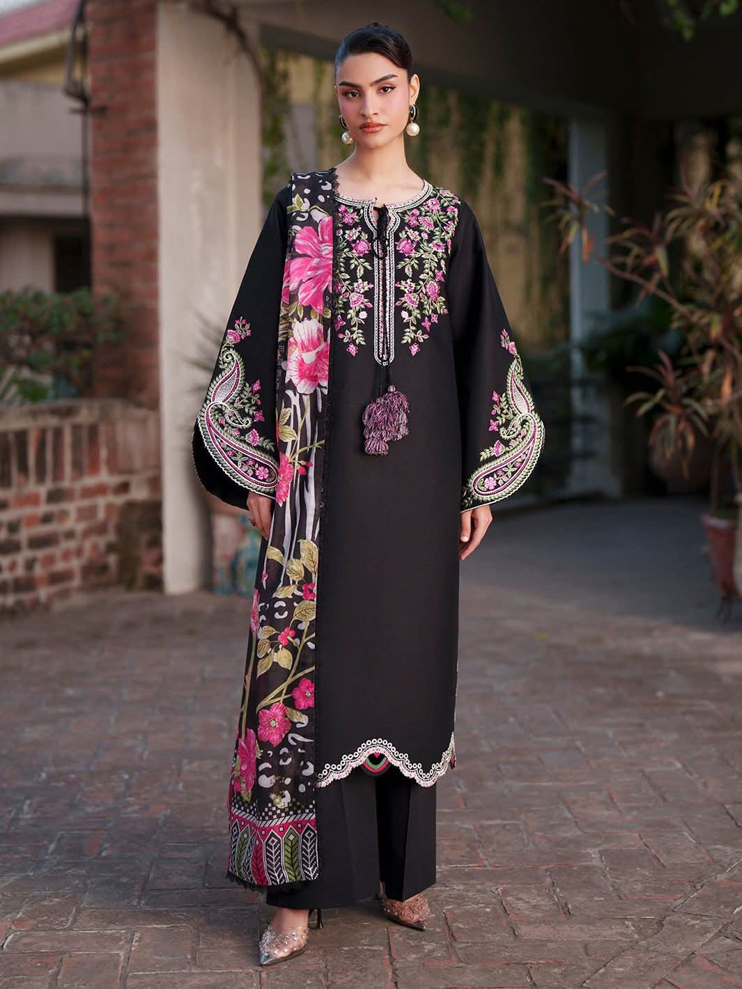 Fiona Mahnur Unstitched Embroidered Lawn 09