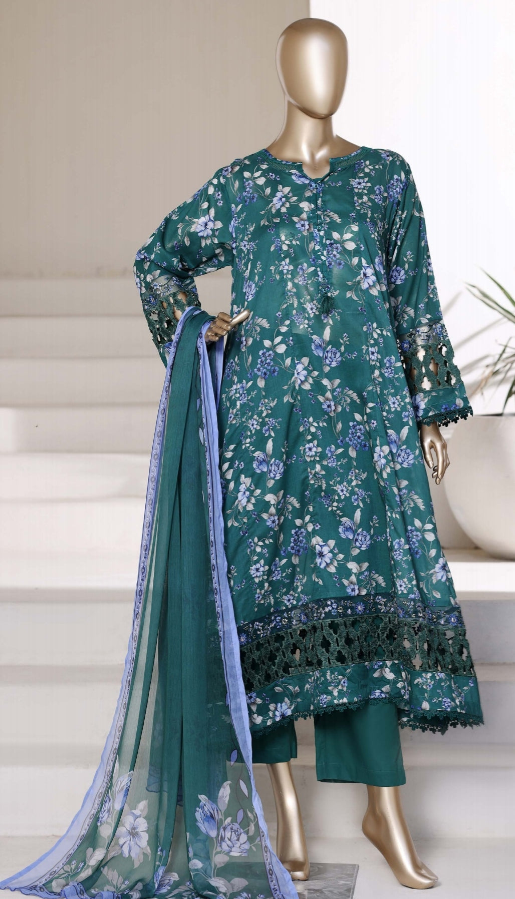 Sadabahar Peplum Cutwork Lawn 01