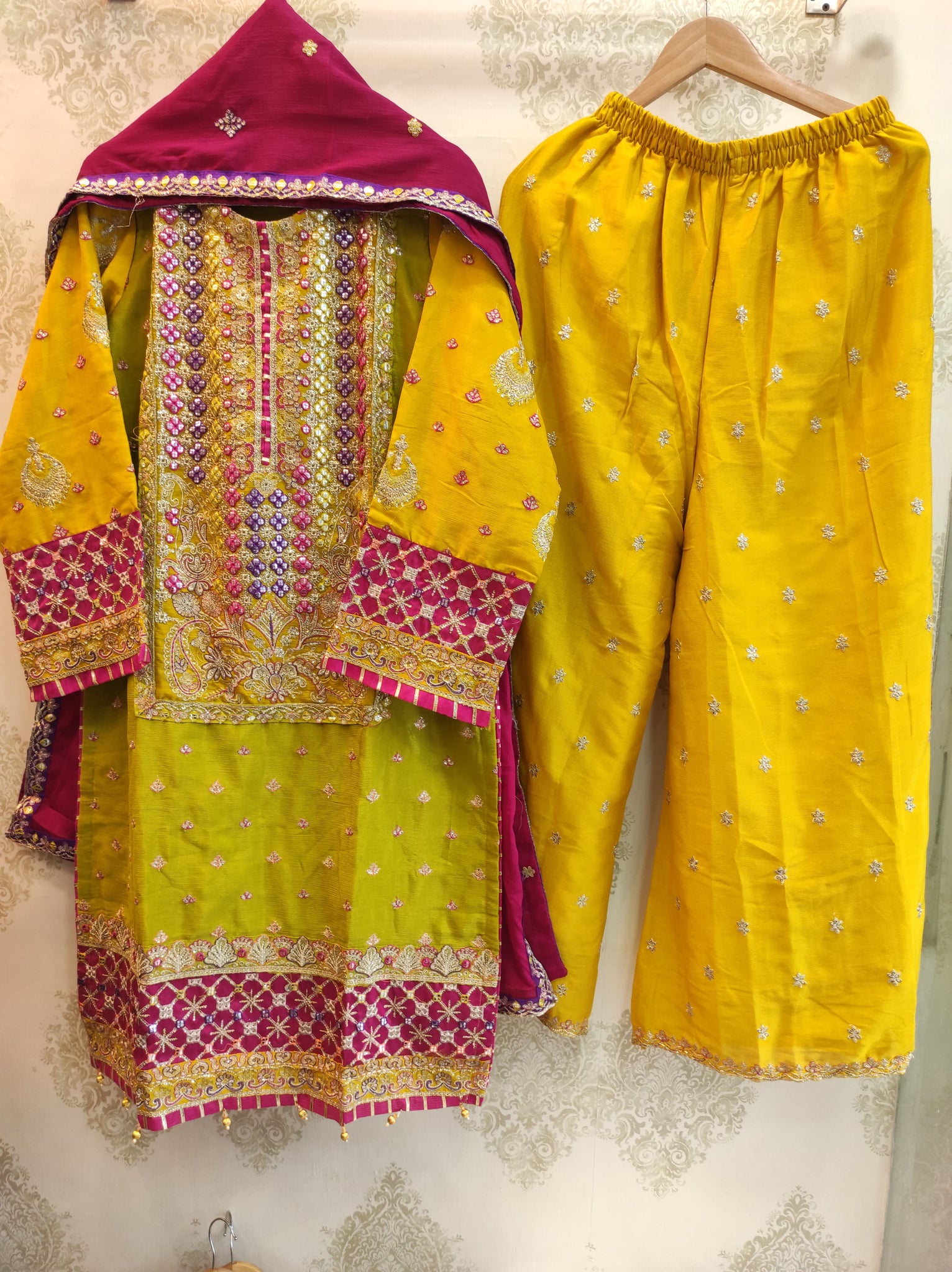 REGAL RADIANCE | SC101 | SUNSHINE YELLOW