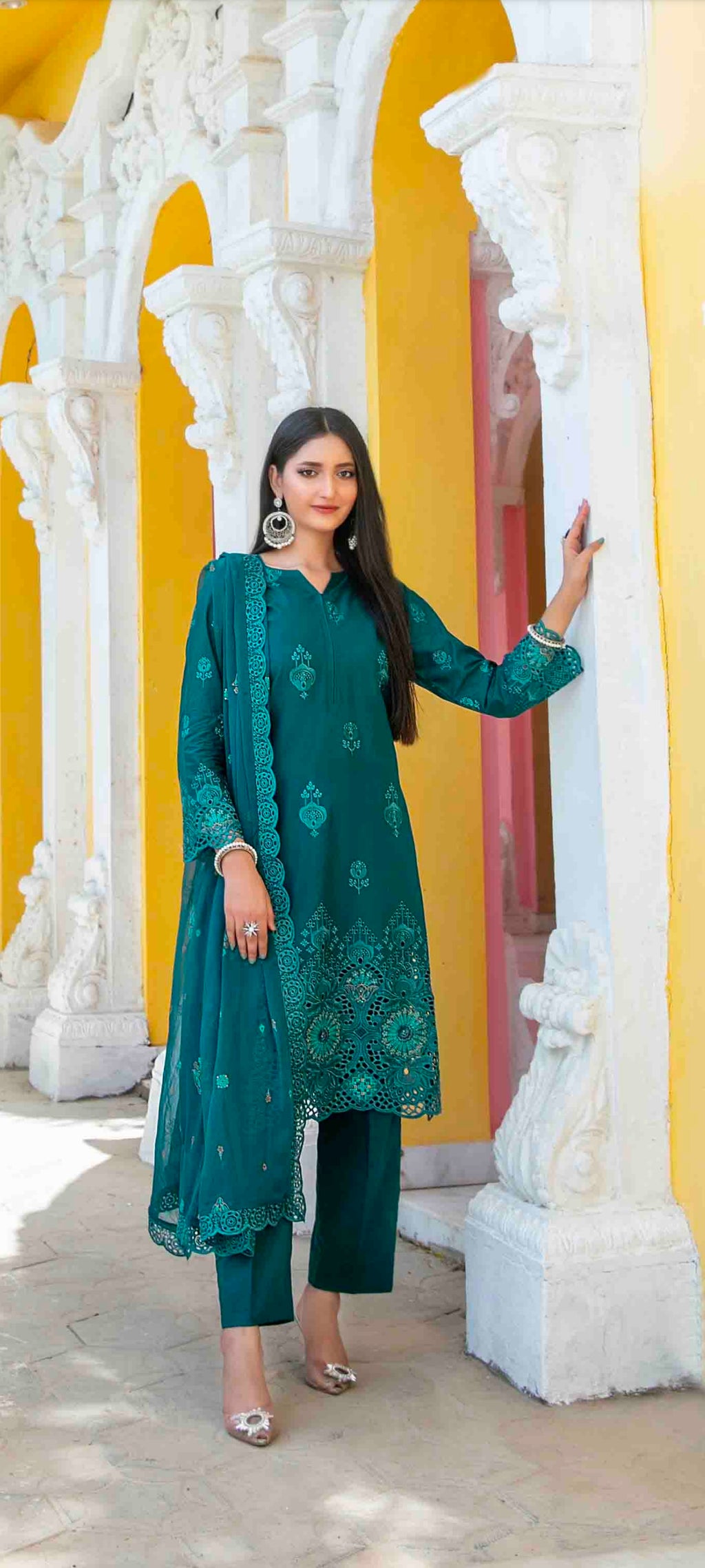 Seara Semi-stitched Lawn | D.no.008