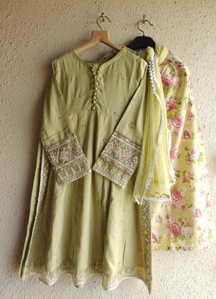 3 Piece Embroidered Zari Lawn Suit | MKS-EA23-04