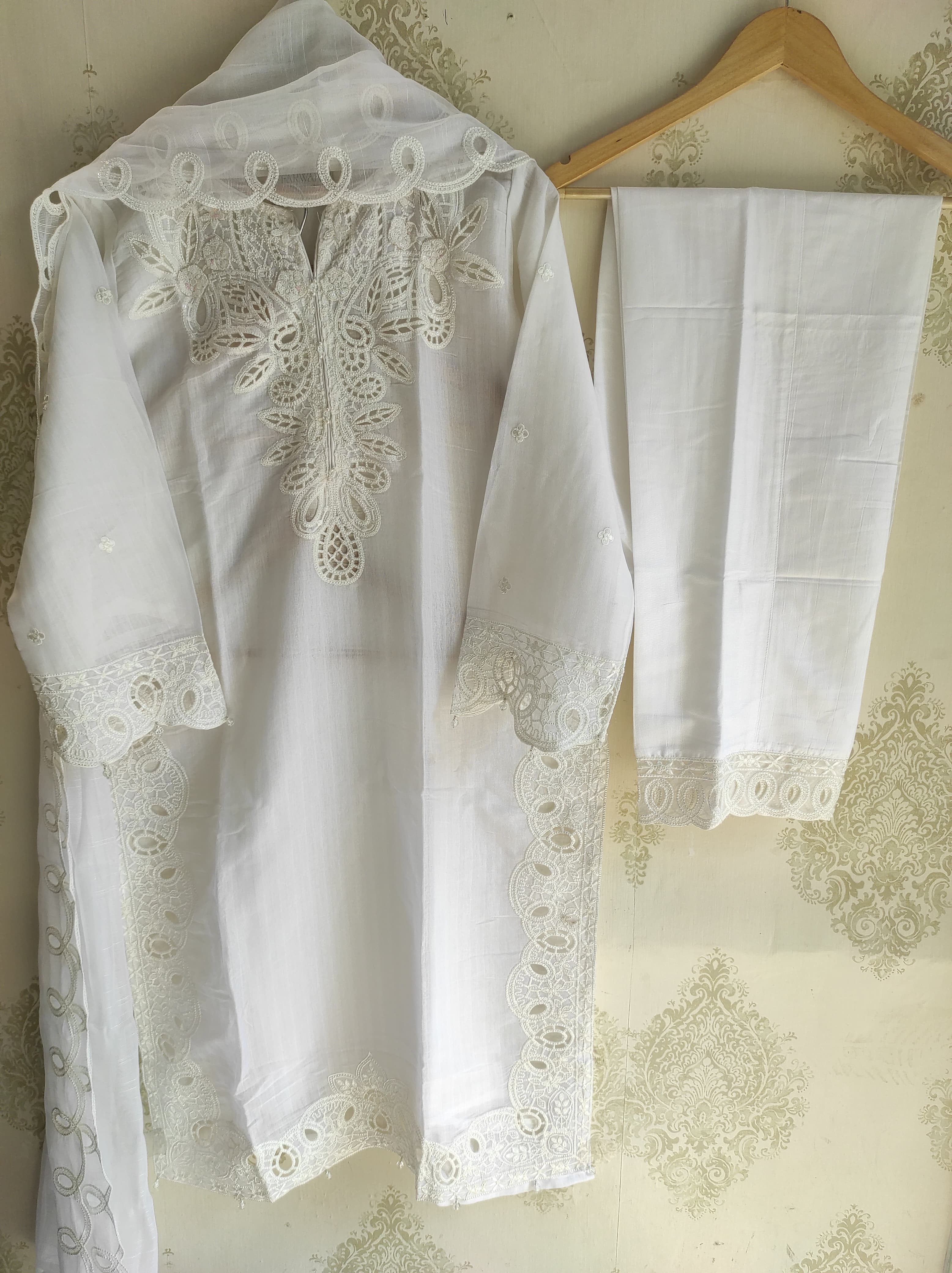 Pure White Eid Pret