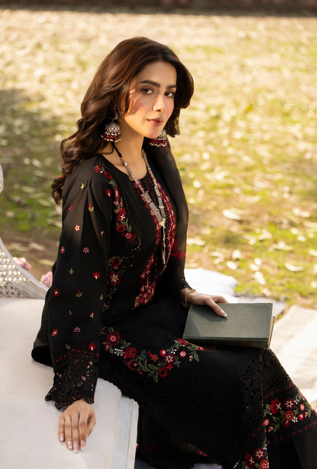 Haya Luxury Lawn | BLACK FLORA