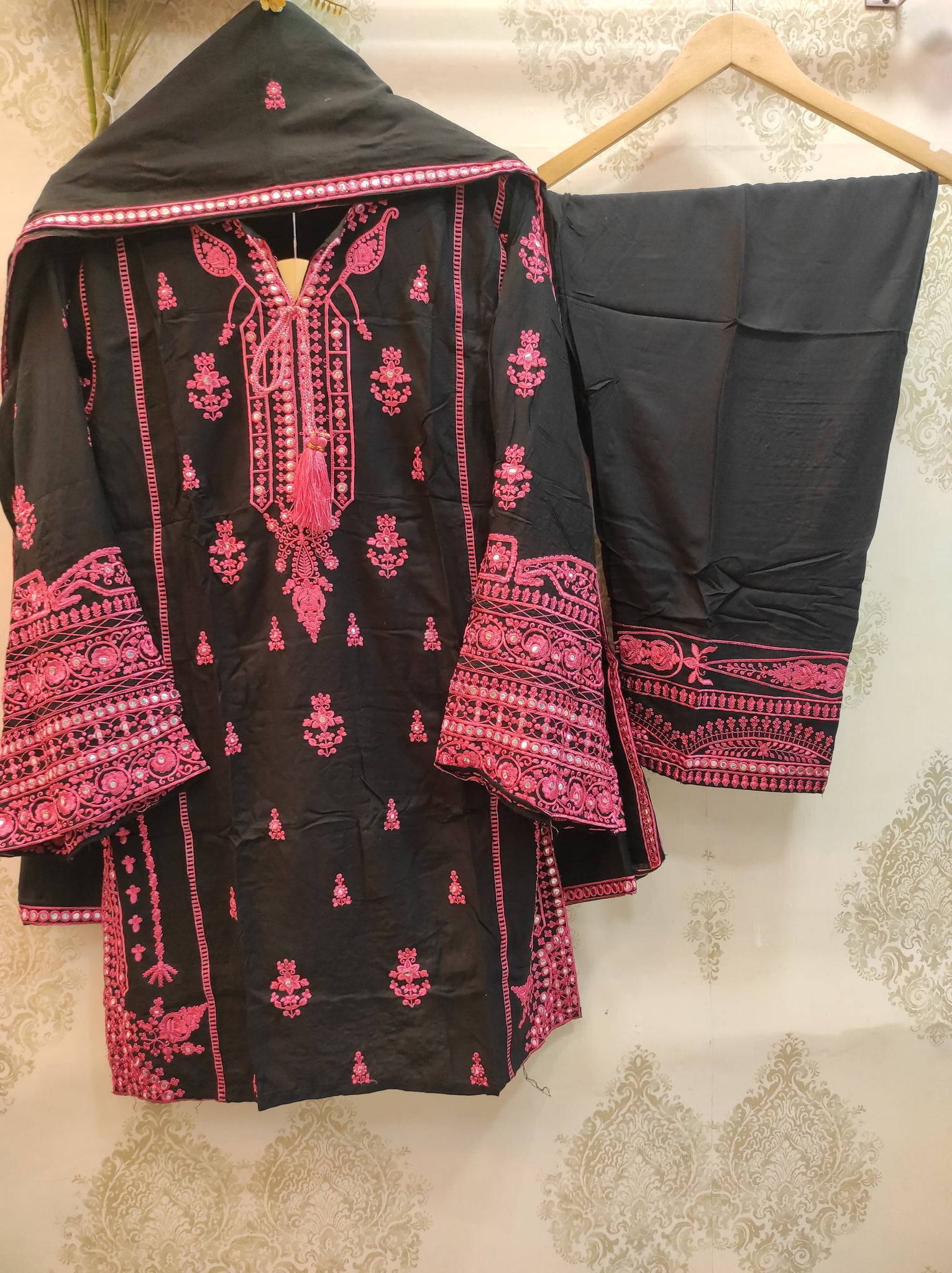 Noir Pink Elegance Suit