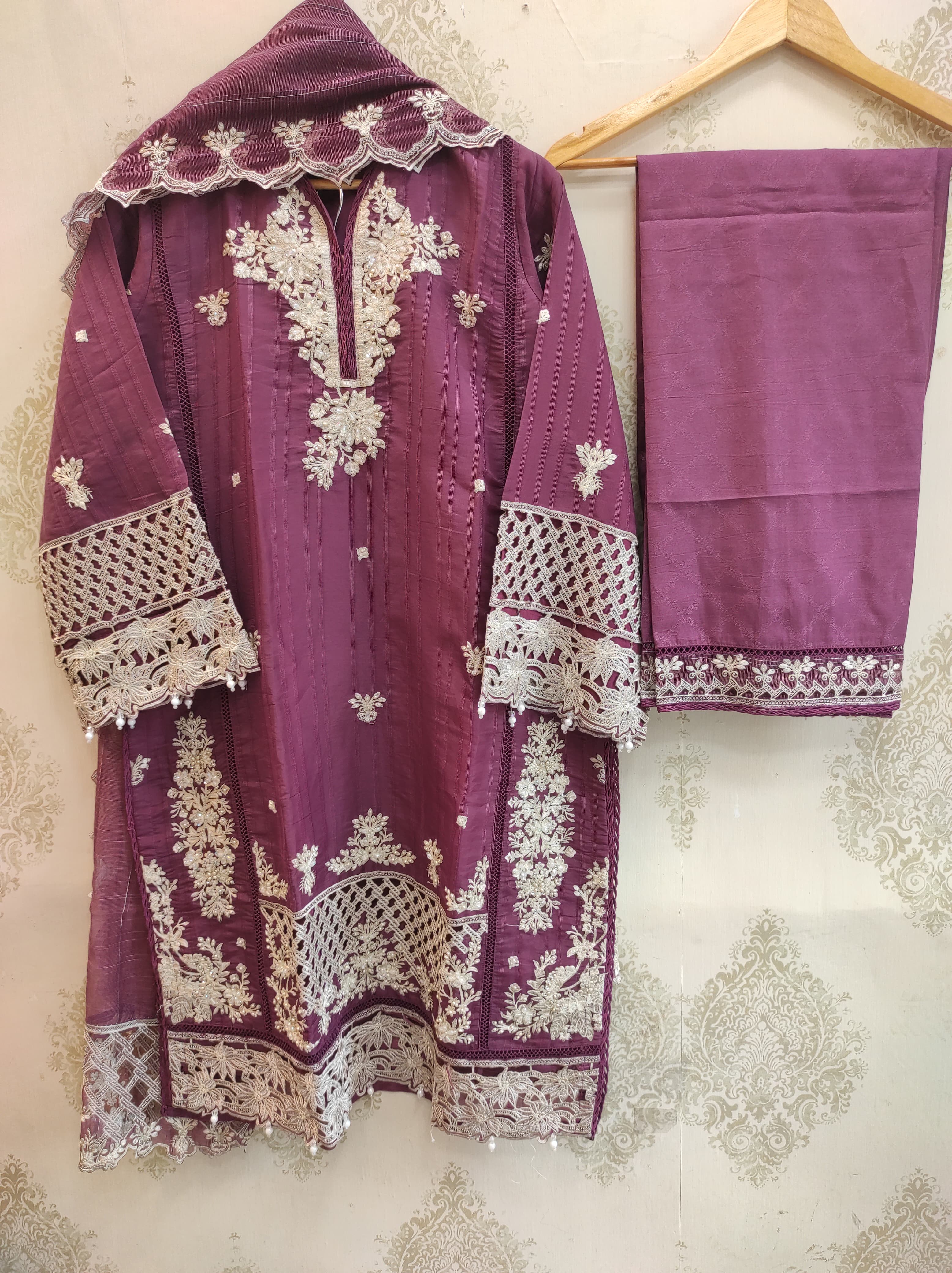 WINE NOOR CUTWORK SUIT