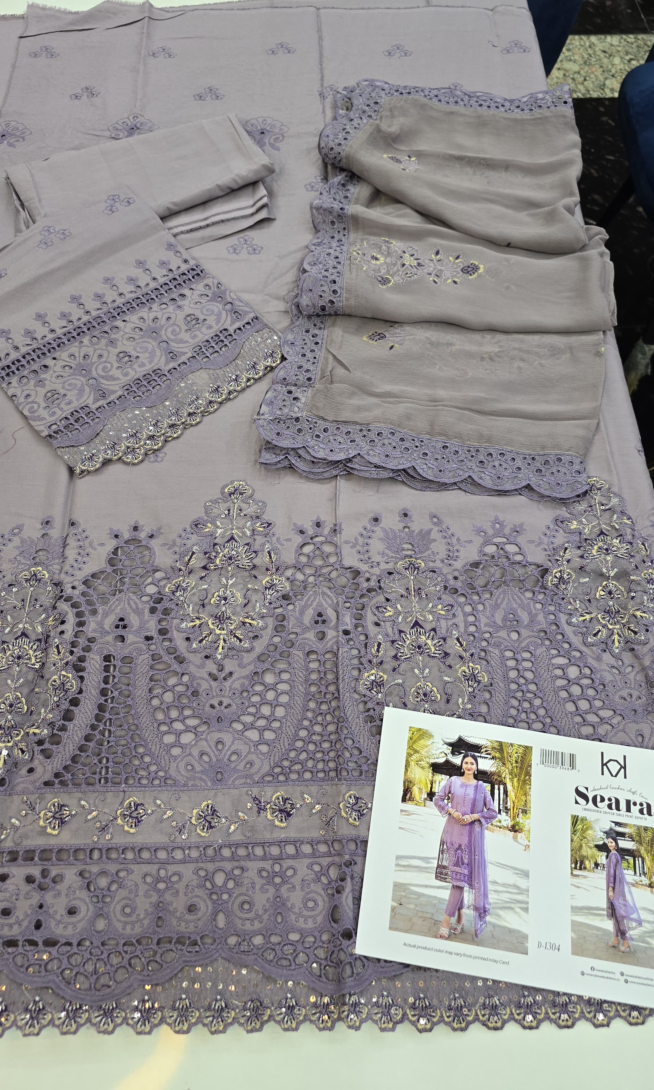 Seara Semi-stitched Lawn | D.no.003