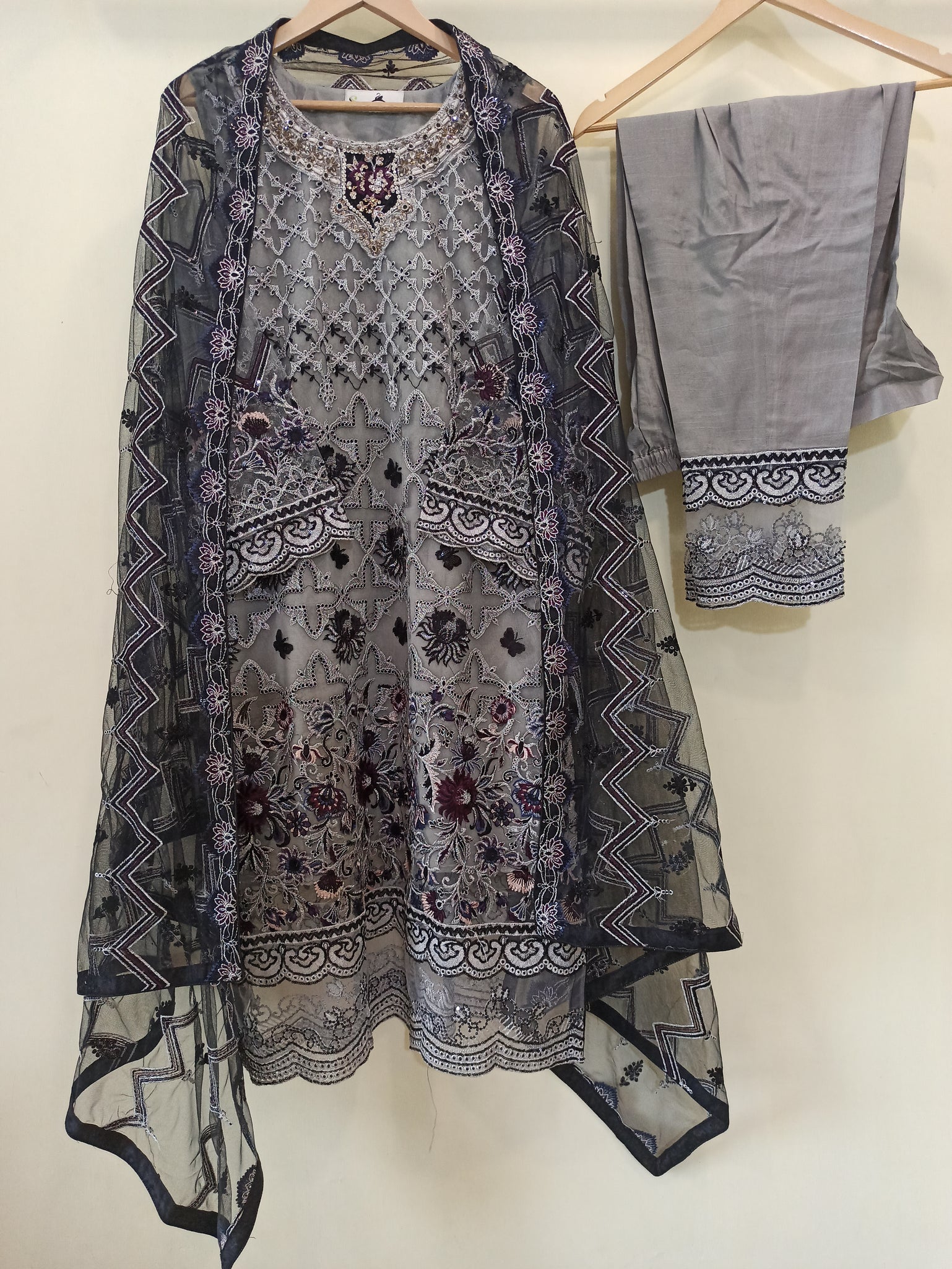 Ramsha Net Stitched